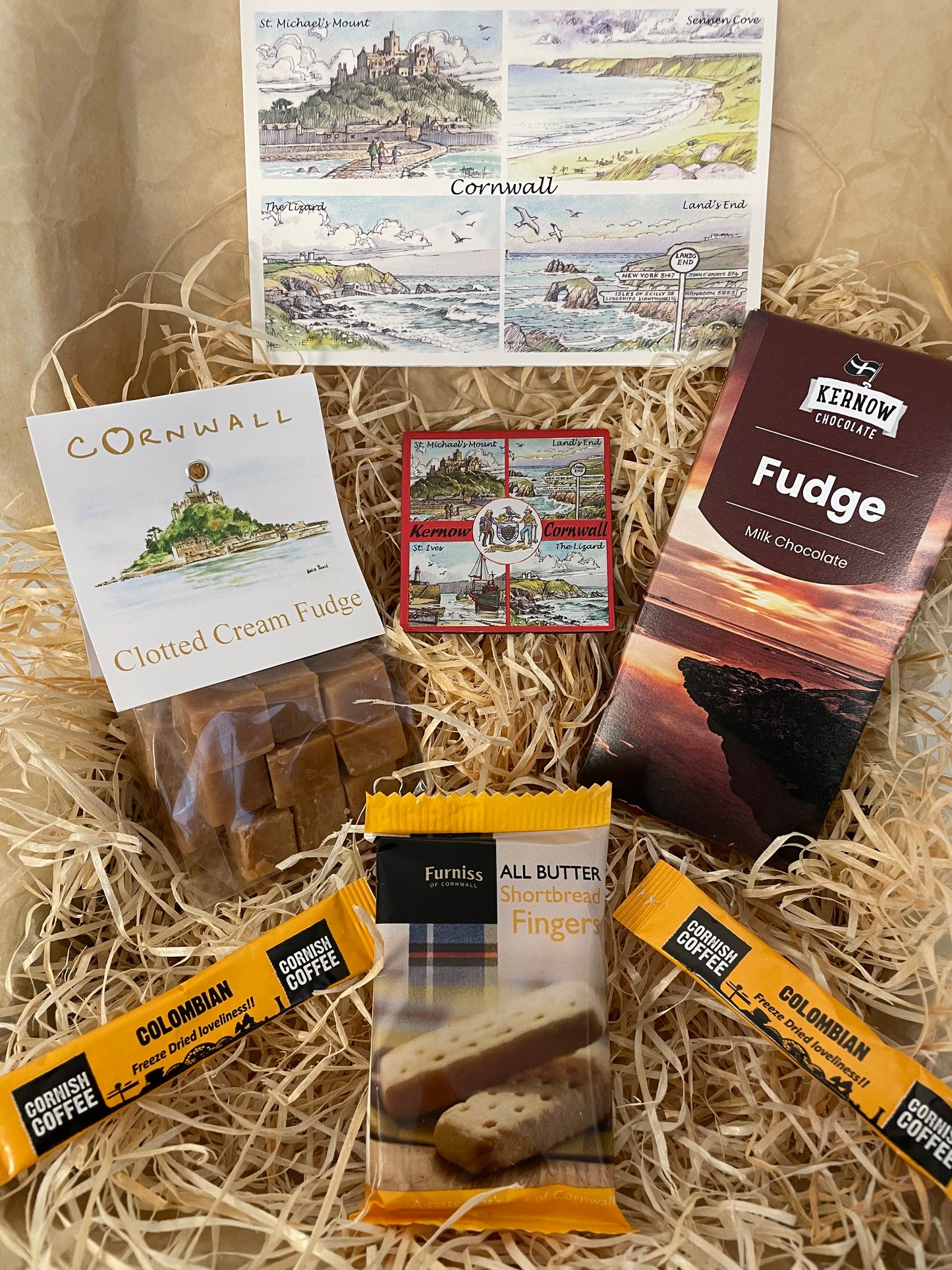 Clotted cream Fudge lovers’ dream come true with a chocolatey surprise! Gift box, choose a Cornish fridge magnet