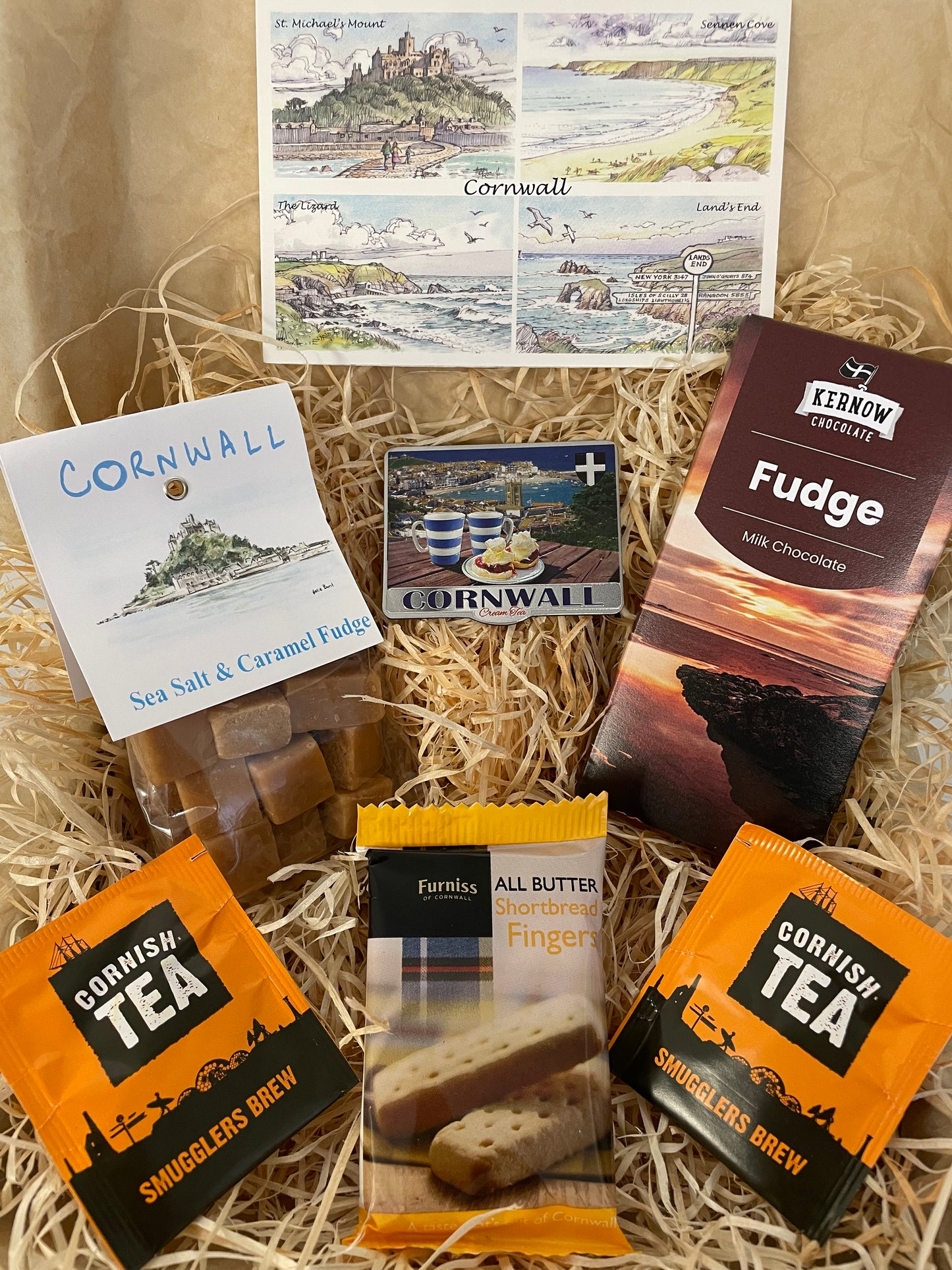 Caramel sea salt Fudge lovers’ dream come true with a chocolatey surprise! Gift box, choose a Cornish fridge magnet