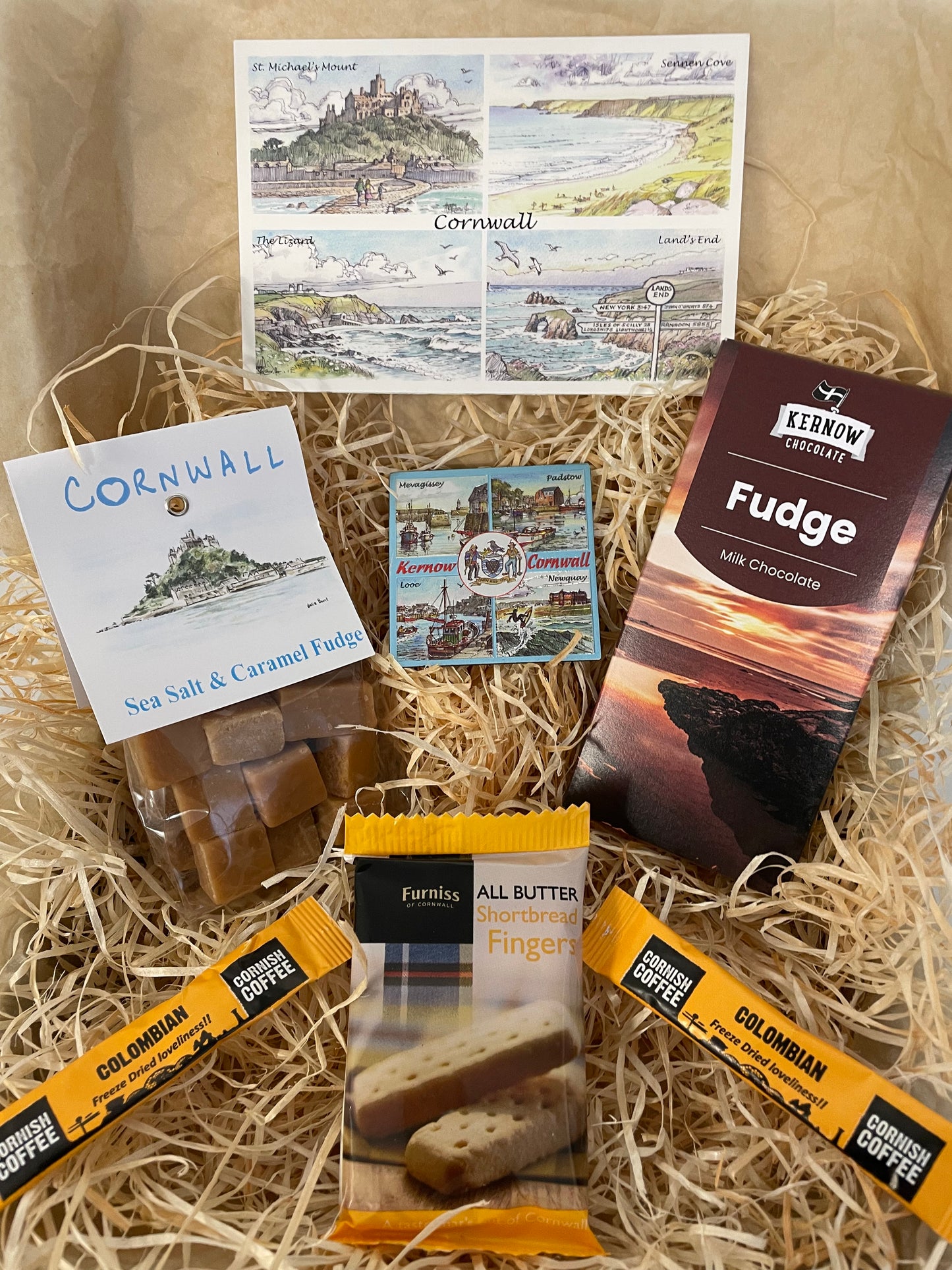 Caramel sea salt Fudge lovers’ dream come true with a chocolatey surprise! Gift box, choose a Cornish fridge magnet