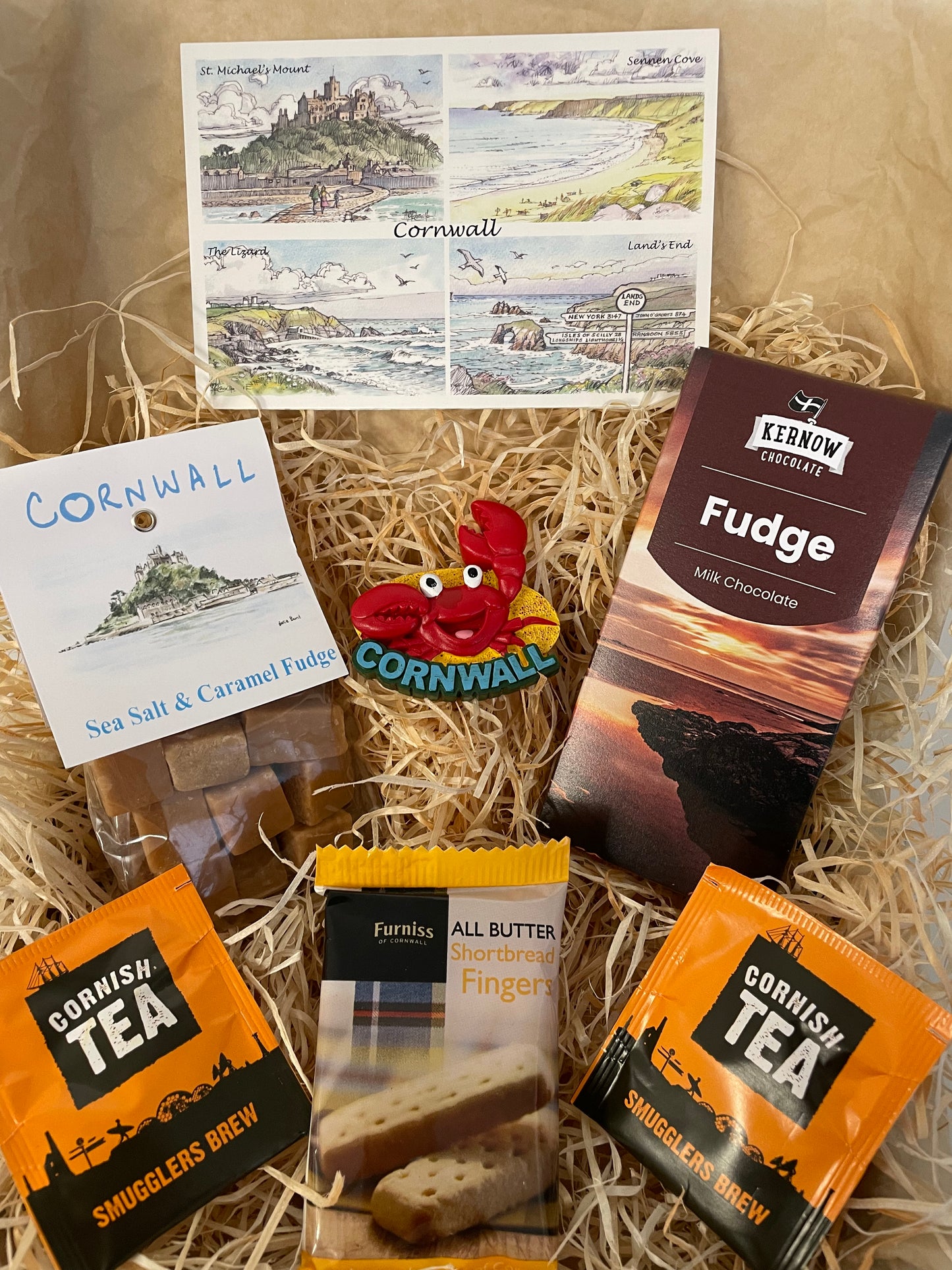 Caramel sea salt Fudge lovers’ dream come true with a chocolatey surprise! Gift box, choose a Cornish fridge magnet