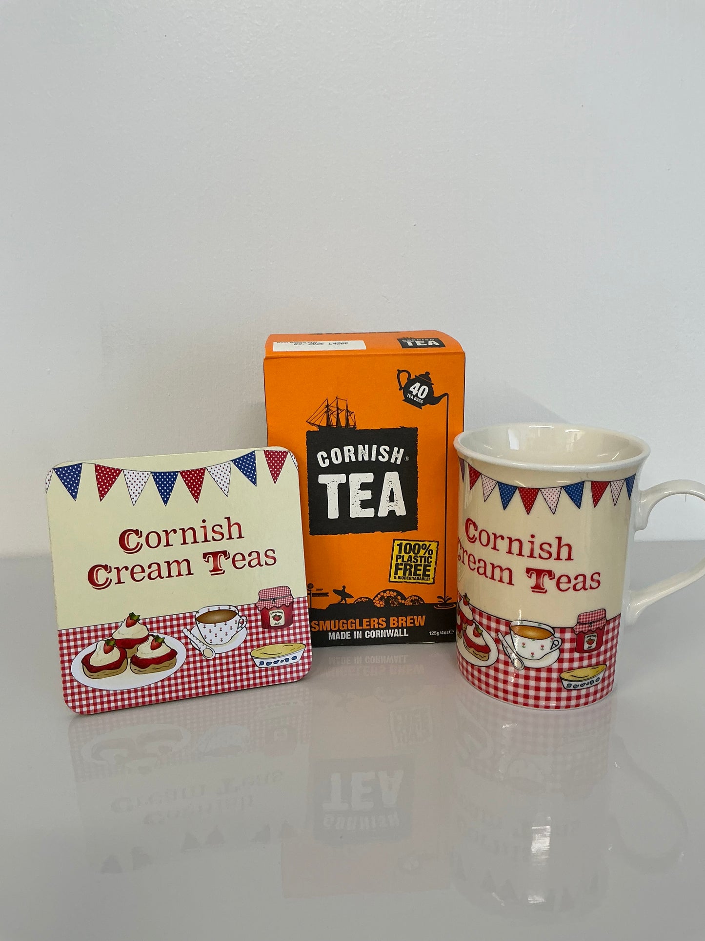 Cream tea mug and coaster Gift box with 40 Cornish tea bags