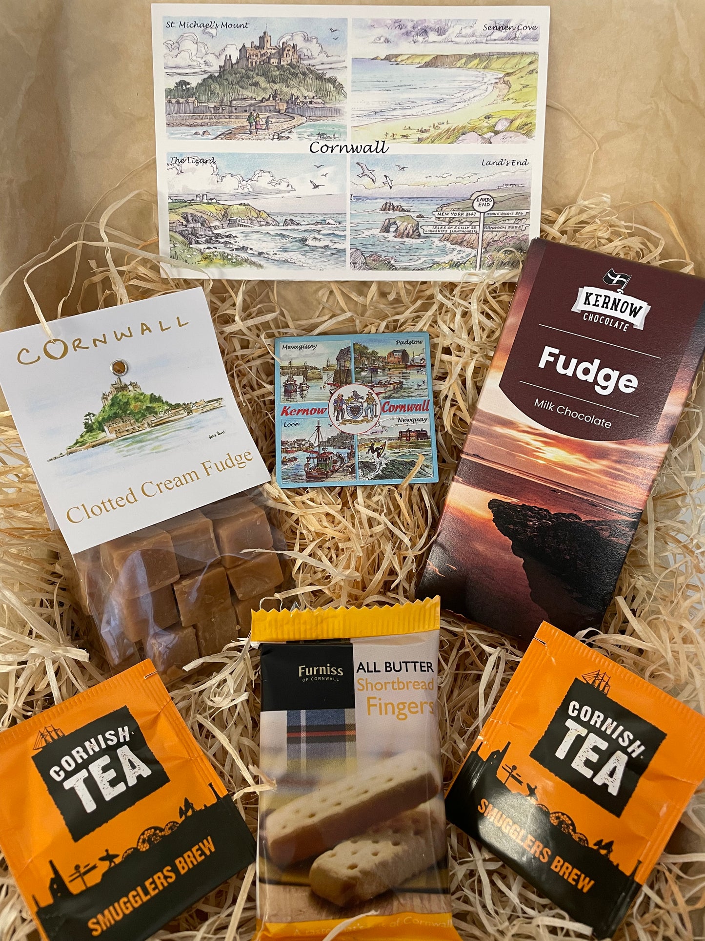 Clotted cream Fudge lovers’ dream come true with a chocolatey surprise! Gift box, choose a Cornish fridge magnet