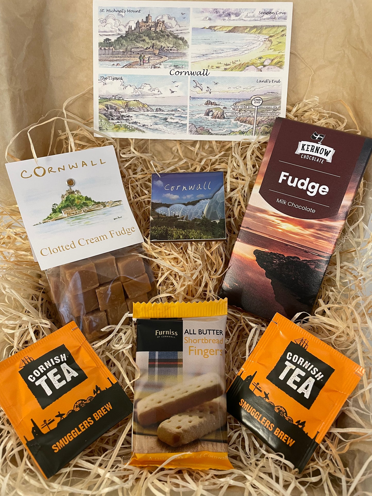 Clotted cream Fudge lovers’ dream come true with a chocolatey surprise! Gift box, choose a Cornish fridge magnet