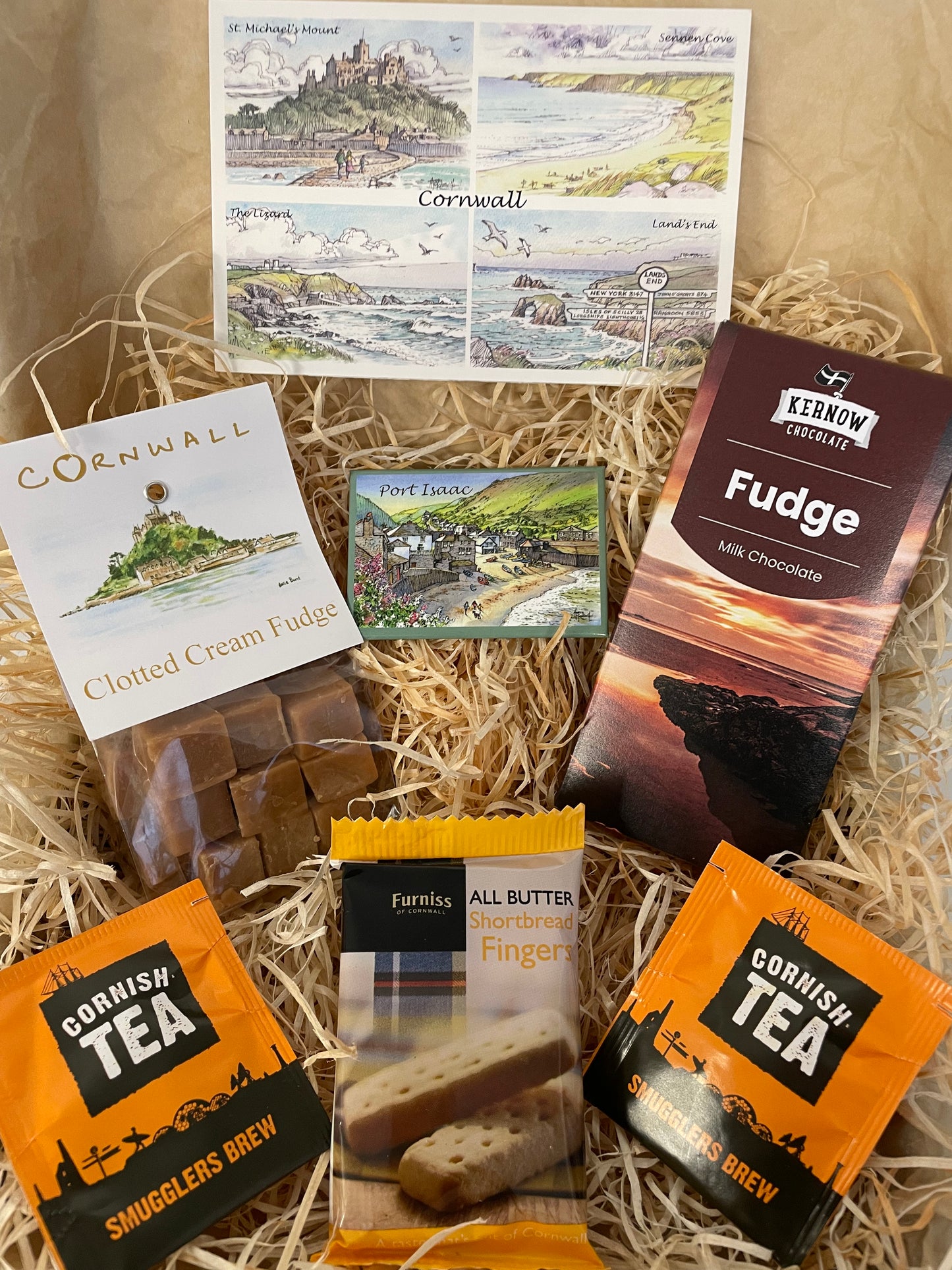 Clotted cream Fudge lovers’ dream come true with a chocolatey surprise! Gift box, choose a Cornish fridge magnet