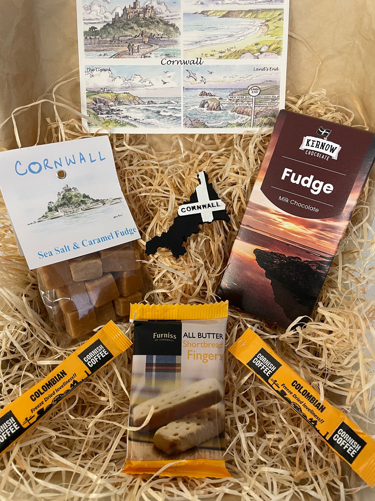Caramel sea salt Fudge lovers’ dream come true with a chocolatey surprise! Gift box, choose a Cornish fridge magnet
