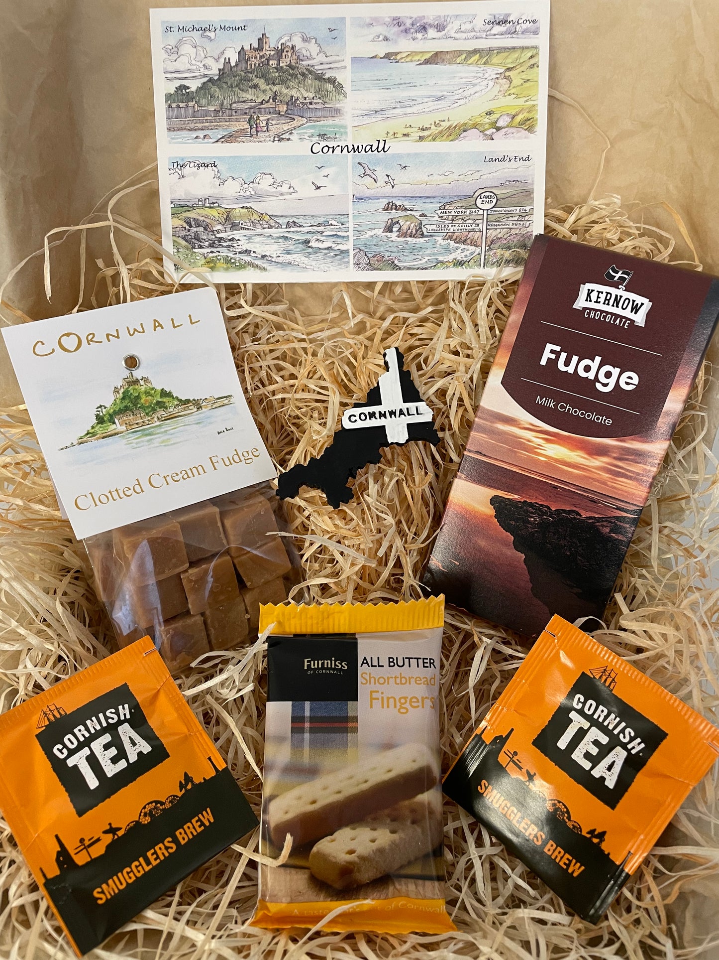 Clotted cream Fudge lovers’ dream come true with a chocolatey surprise! Gift box, choose a Cornish fridge magnet