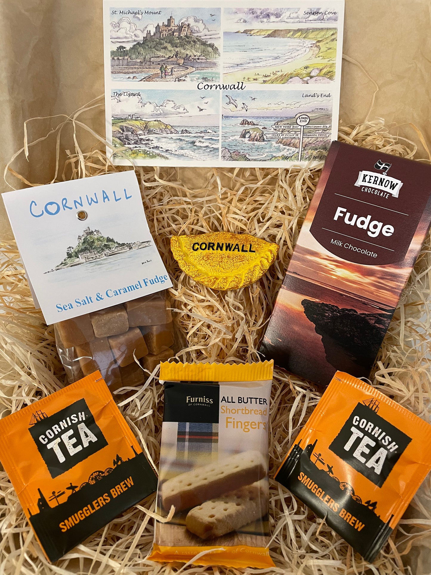 Caramel sea salt Fudge lovers’ dream come true with a chocolatey surprise! Gift box, choose a Cornish fridge magnet
