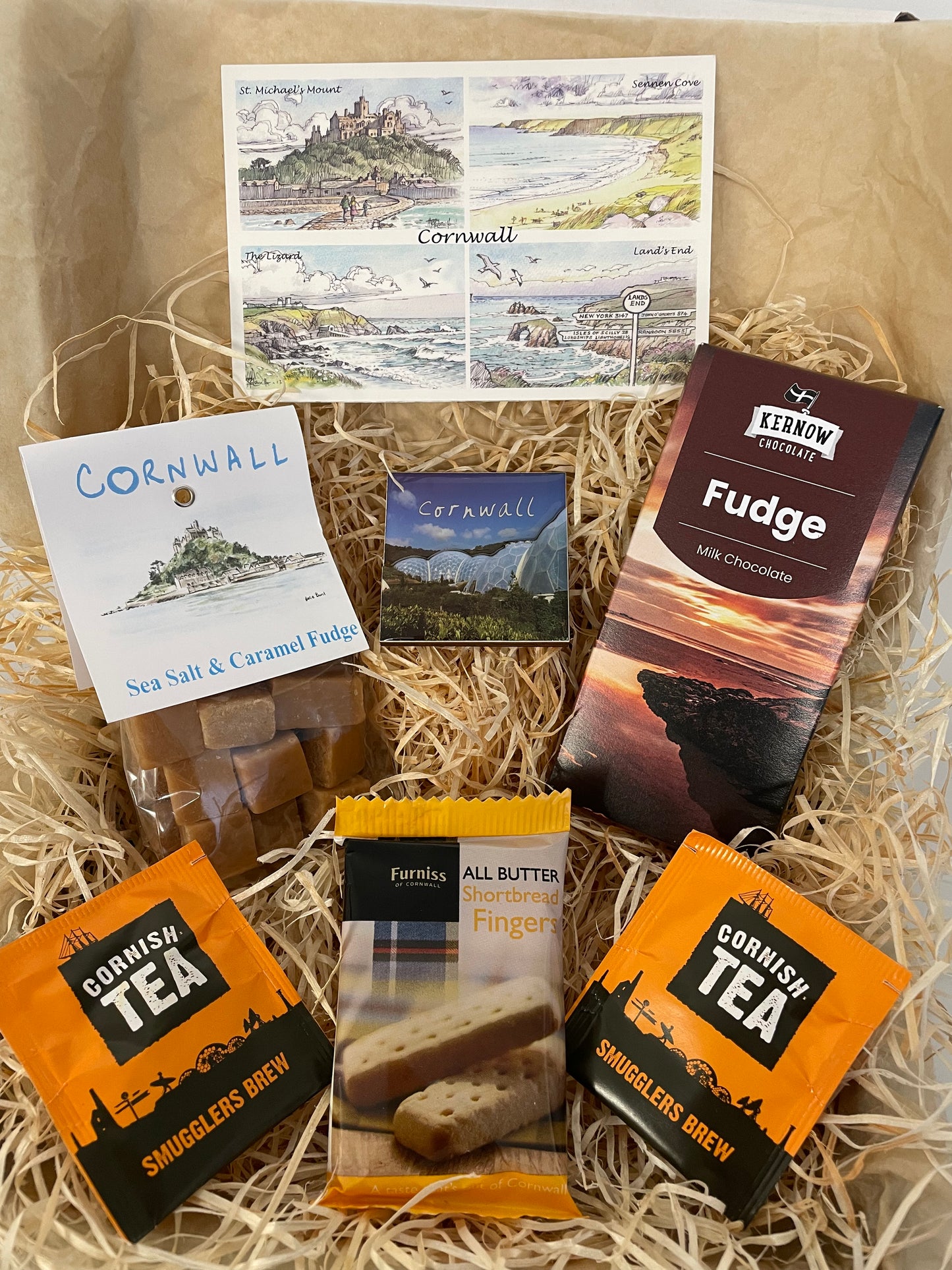 Caramel sea salt Fudge lovers’ dream come true with a chocolatey surprise! Gift box, choose a Cornish fridge magnet