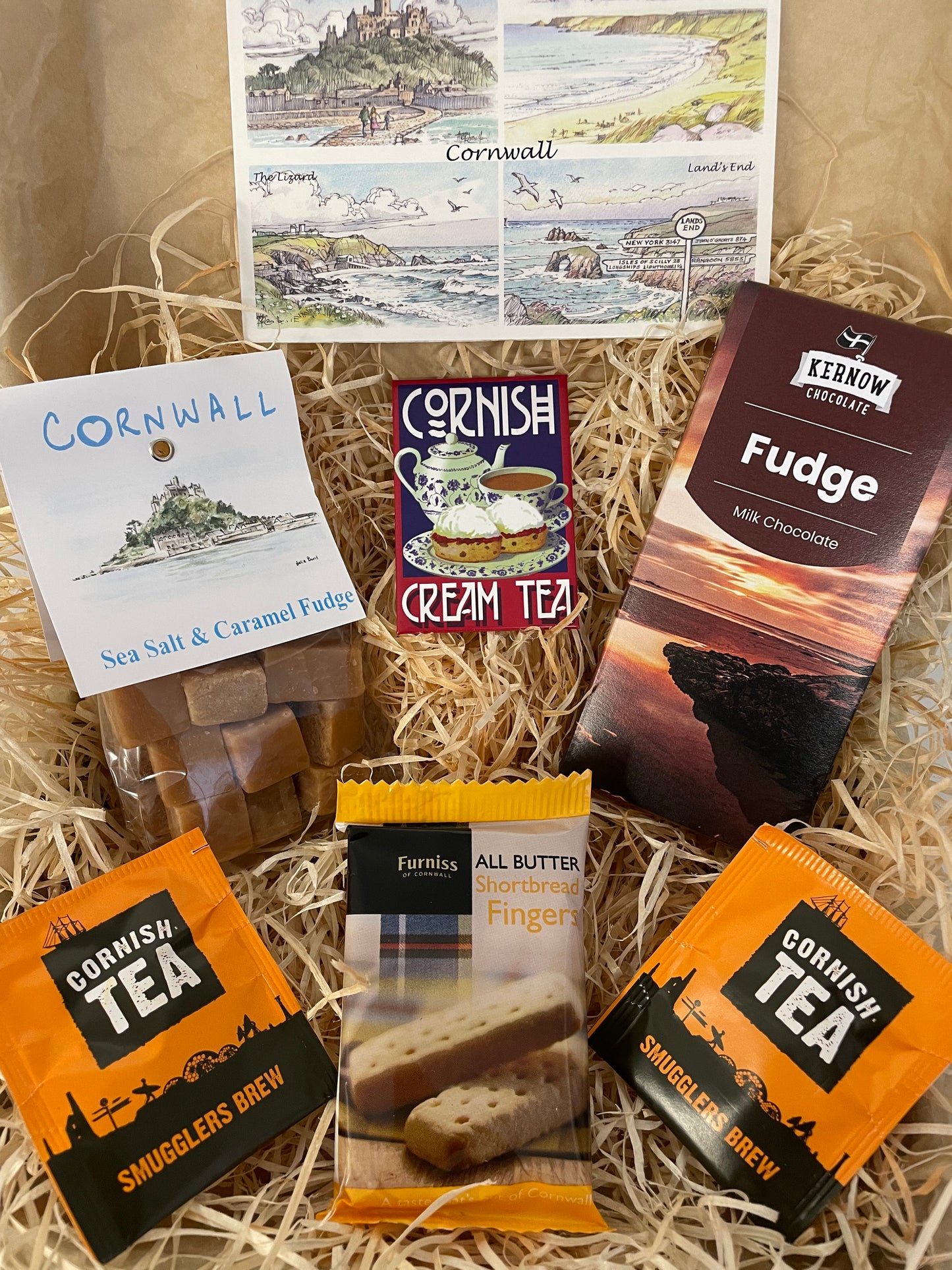 Caramel sea salt Fudge lovers’ dream come true with a chocolatey surprise! Gift box, choose a Cornish fridge magnet