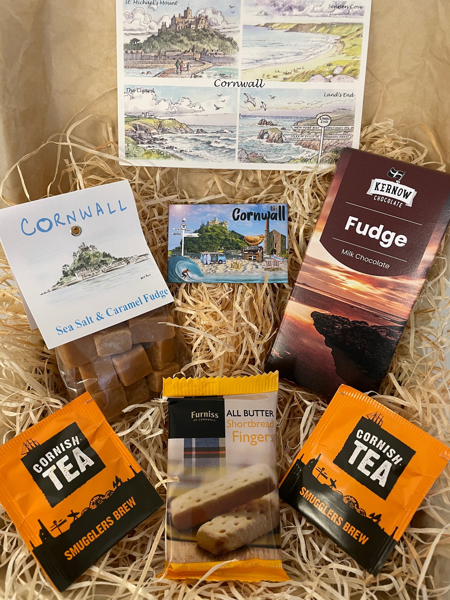 Caramel sea salt Fudge lovers’ dream come true with a chocolatey surprise! Gift box, choose a Cornish fridge magnet
