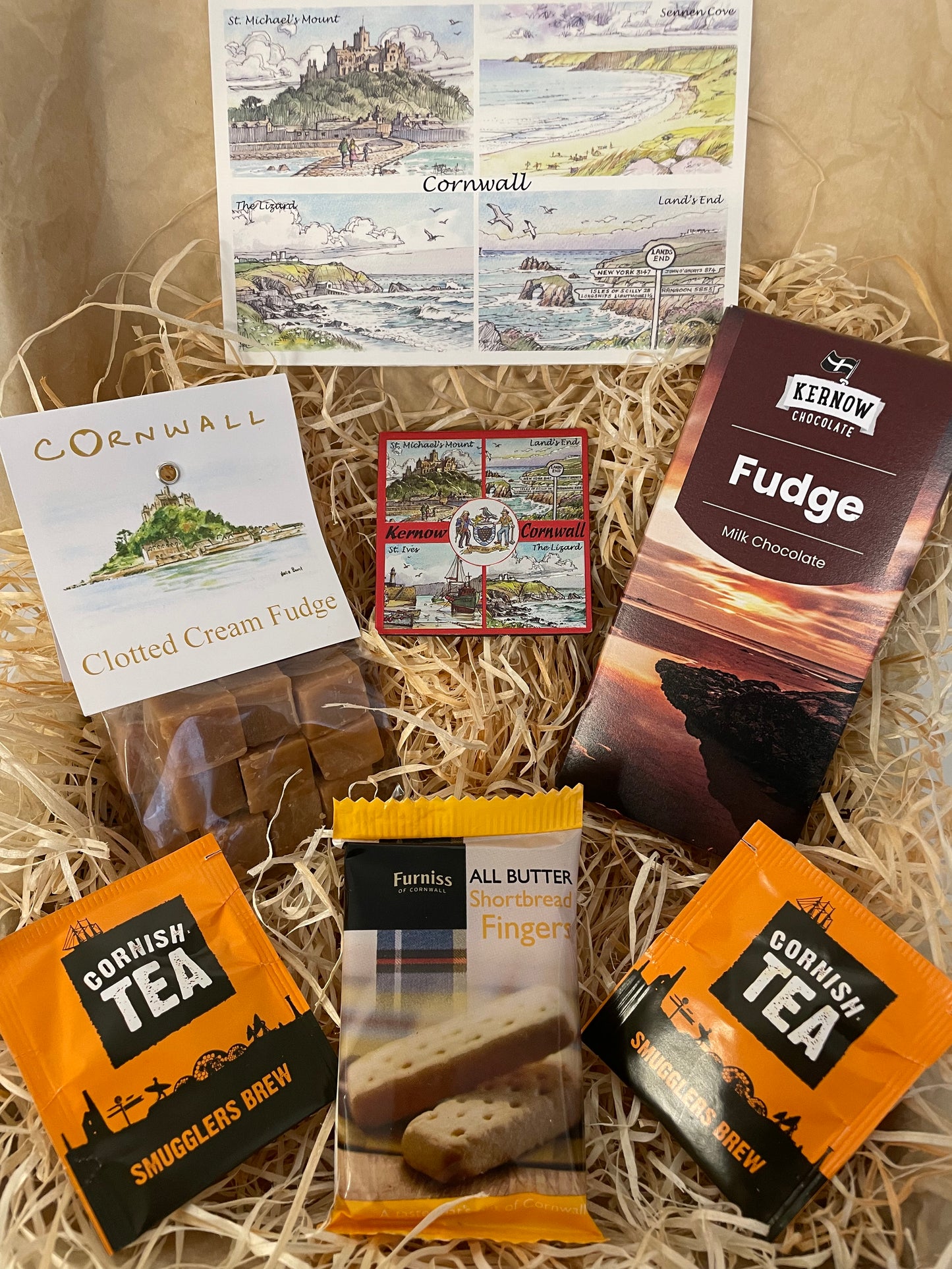 Clotted cream Fudge lovers’ dream come true with a chocolatey surprise! Gift box, choose a Cornish fridge magnet