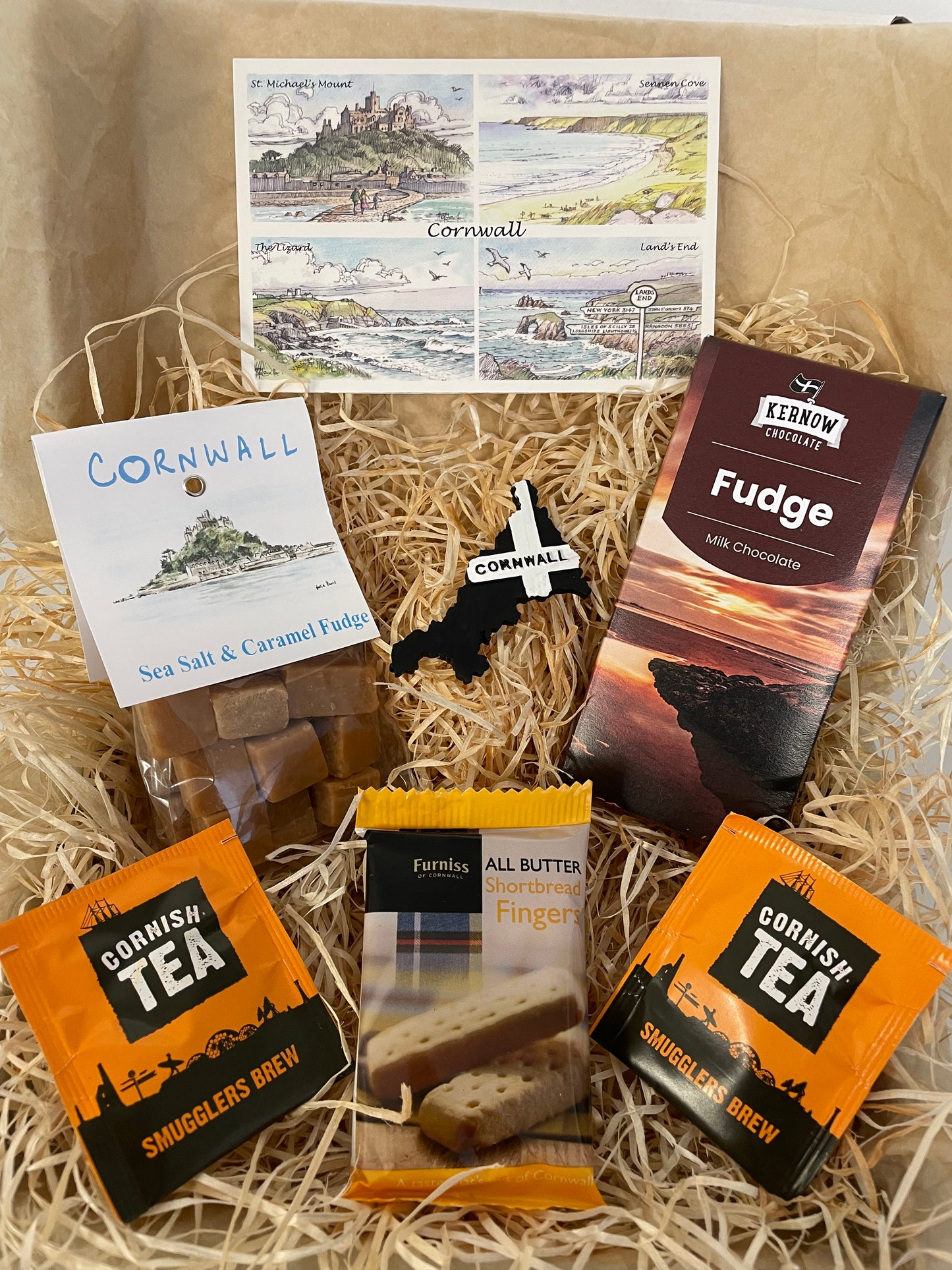 Caramel sea salt Fudge lovers’ dream come true with a chocolatey surprise! Gift box, choose a Cornish fridge magnet