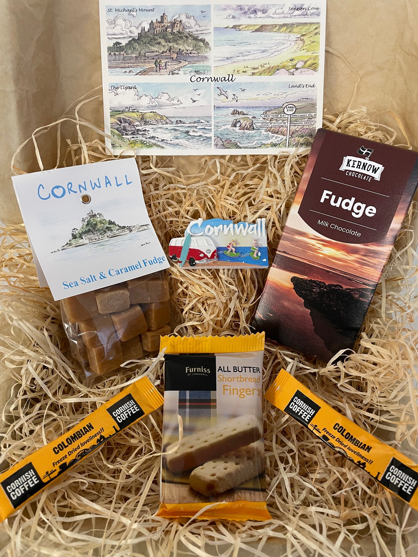 Caramel sea salt Fudge lovers’ dream come true with a chocolatey surprise! Gift box, choose a Cornish fridge magnet