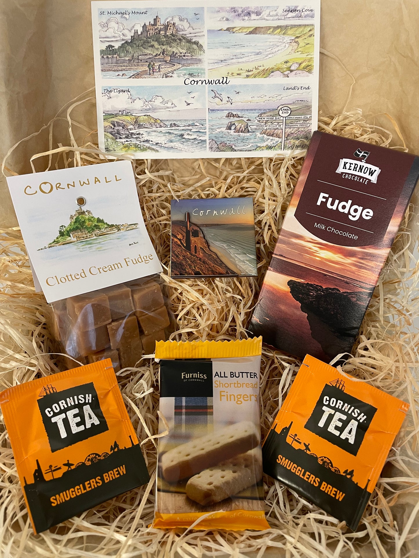 Clotted cream Fudge lovers’ dream come true with a chocolatey surprise! Gift box, choose a Cornish fridge magnet