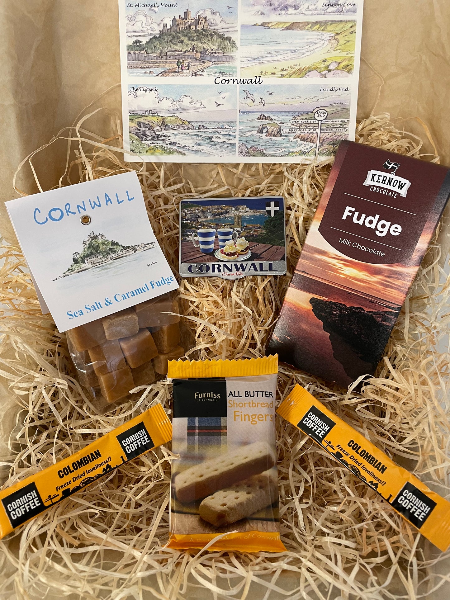 Caramel sea salt Fudge lovers’ dream come true with a chocolatey surprise! Gift box, choose a Cornish fridge magnet